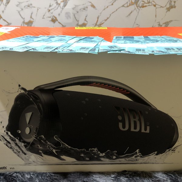 Bombox3 ou 2000 reais no pix